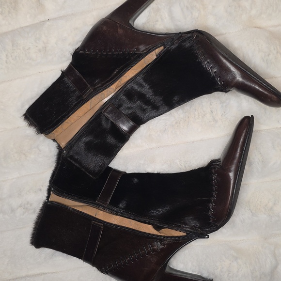 Vintage 90's Dark Brown Pony Hair Heeled Boots with Pointed Toe - Picture 8 of 14